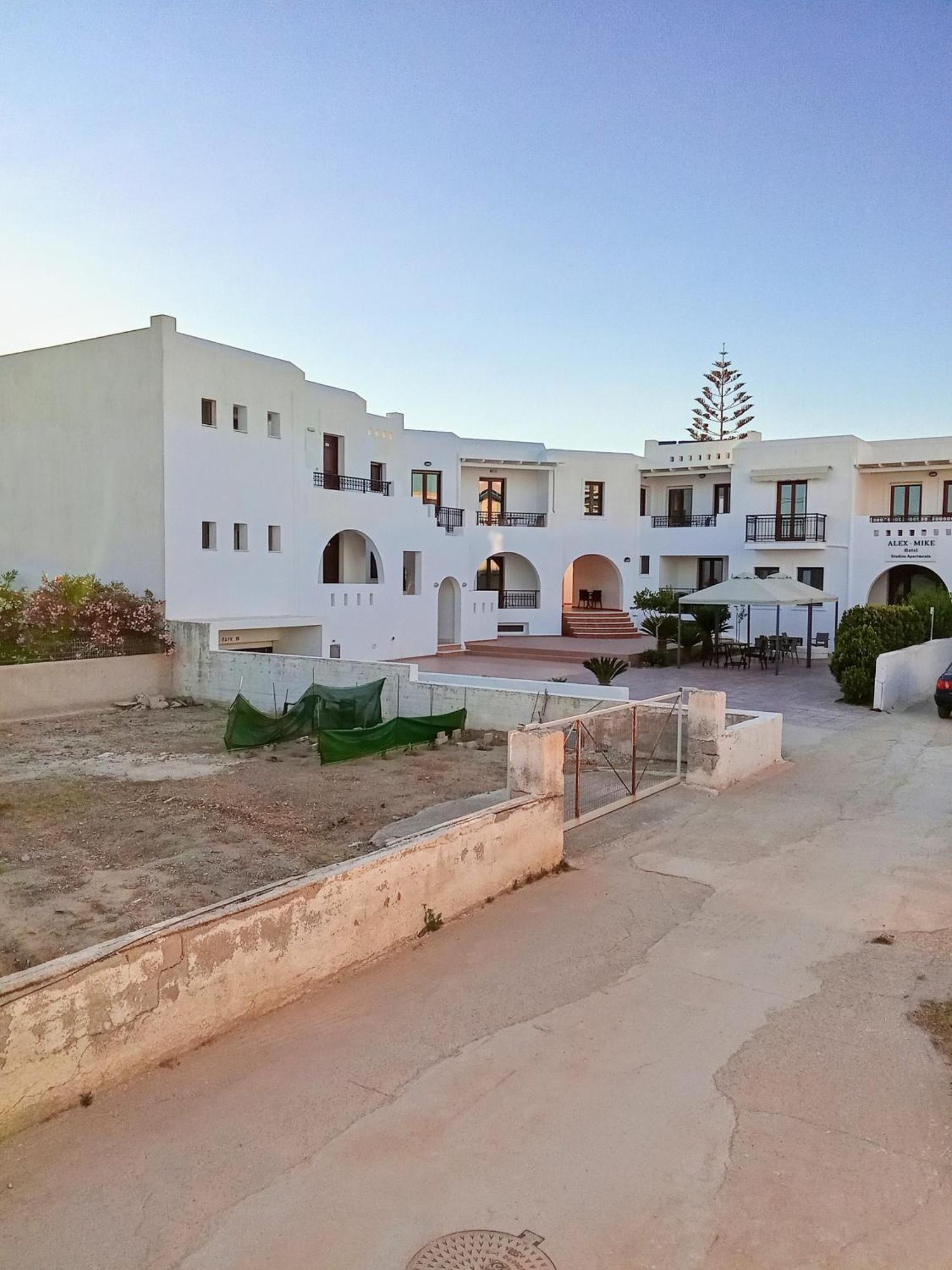 Alex Mike Agia Anna (Naxos)